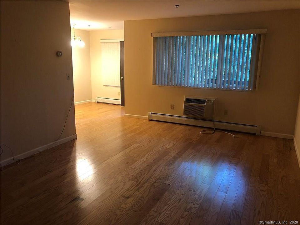 28 Rollingwood Dr Brookfield CT Zillow