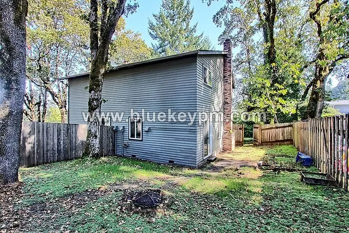2 bed, 1.0 bath, 890 sqft, $2,395 — Photo 2