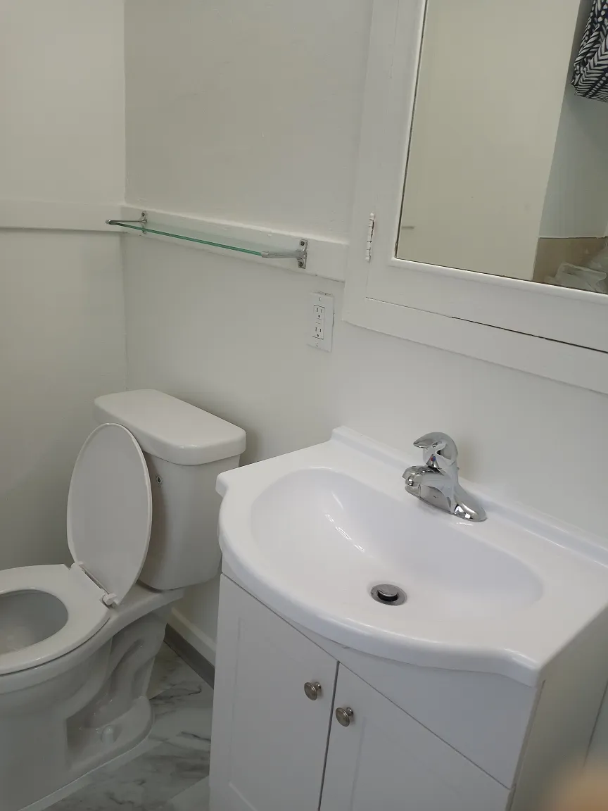 Studio, 373 sqft, $895 — Photo 2