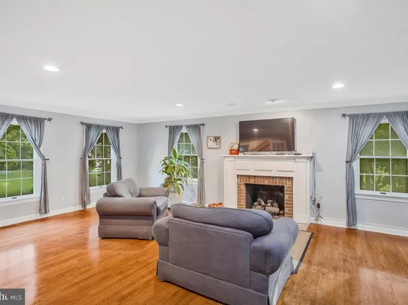 1565 Stoneleigh Ct, Huntingtown, MD 20639