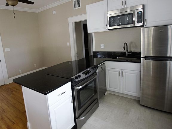 2nd image of 1819 W Hills Ave APT 1B