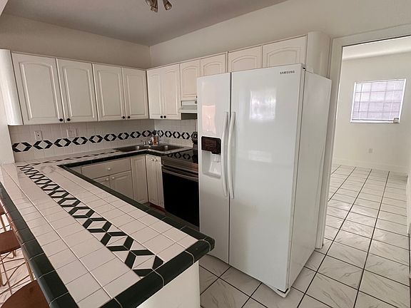 5th image of 2110 SW 30th Ct #2110