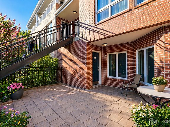 4th image of 368 Rector St Unit 307