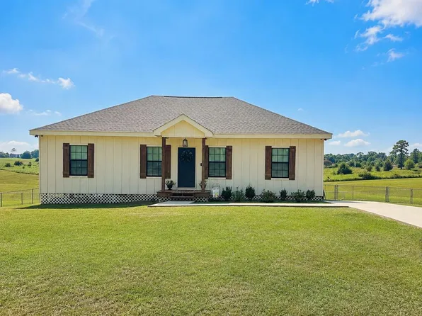 8 W Moore Rd #C, Poplarville, MS 39470