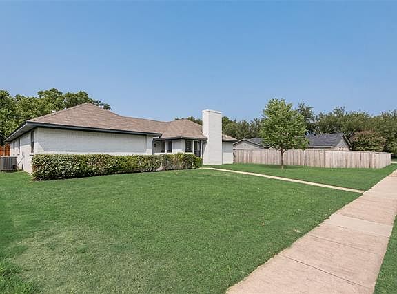 3rd image of 1527 Hindsdale Dr