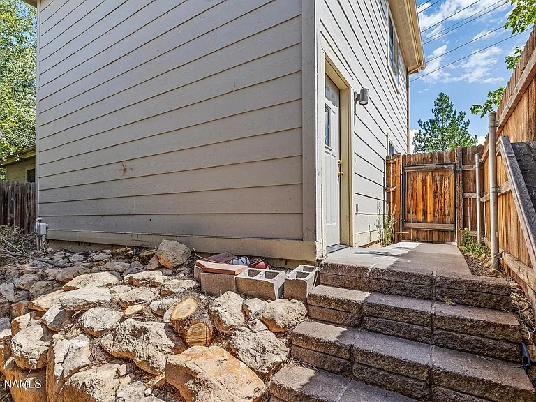 1326 E Trevor Way — Photo 13
