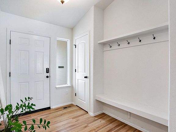 4th image of 928 Barasingha St