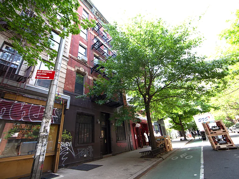 528 E 13th St #1D — Photo 5