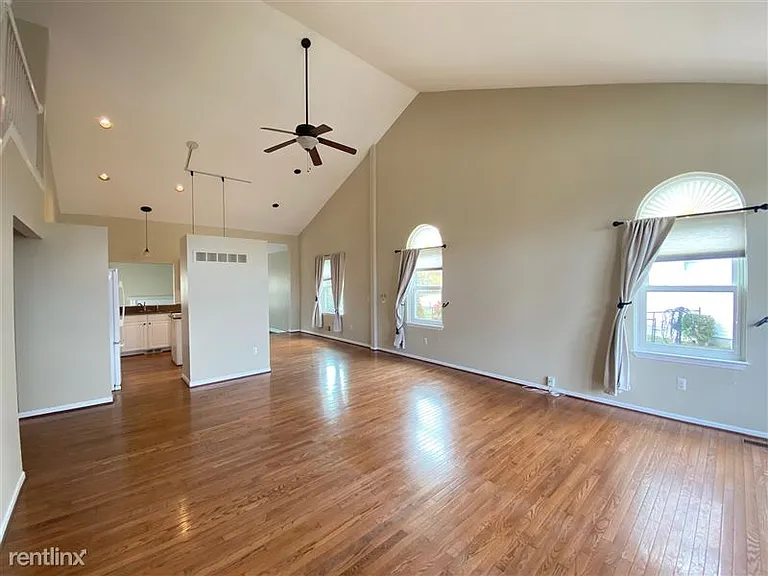 6710 Summerdale Ct E — Photo 15