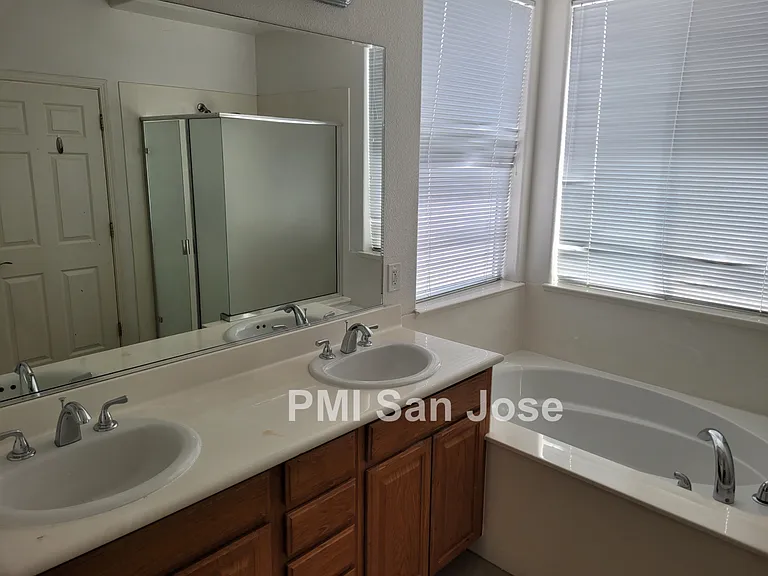 1652 Salamoni Ct — Photo 10