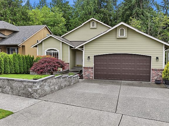 3rd image of 18012 Ambleside Court
