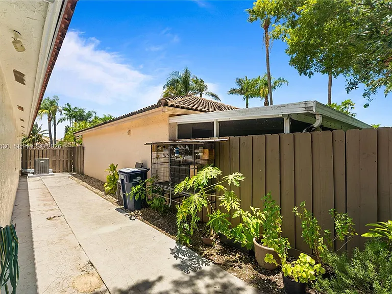 8842 SW 215th Ln — Photo 49