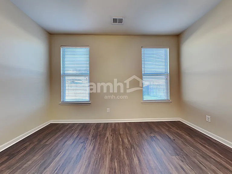 112 Orleans Ct — Photo 11