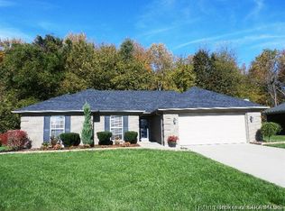 209 Deer Creek Dr, Sellersburg, IN 47172