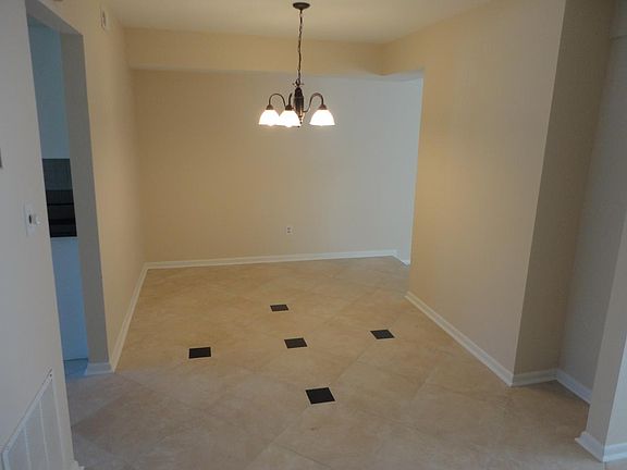 4th image of 720 Biltmore Dr