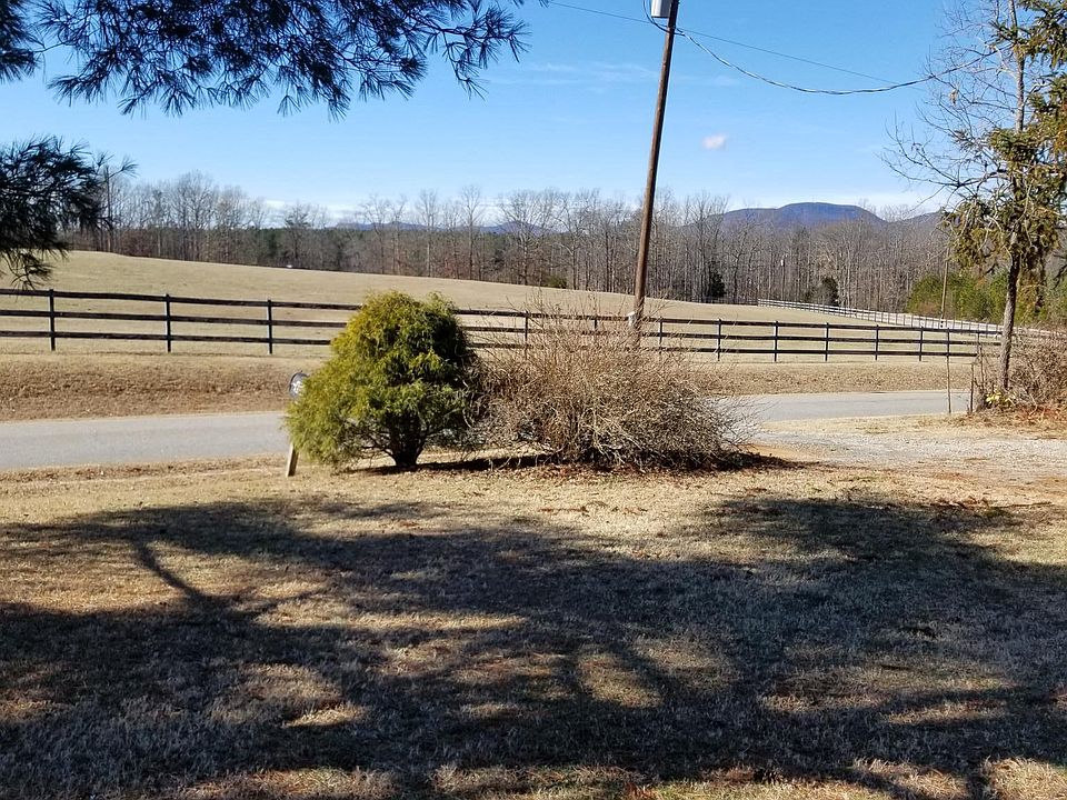 Front yard view