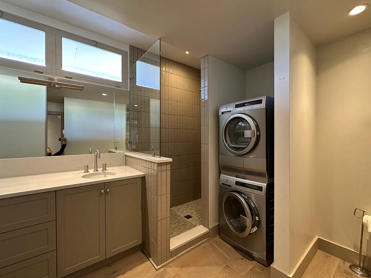 1 bed, 1000 sqft, $3,000 — Photo 2