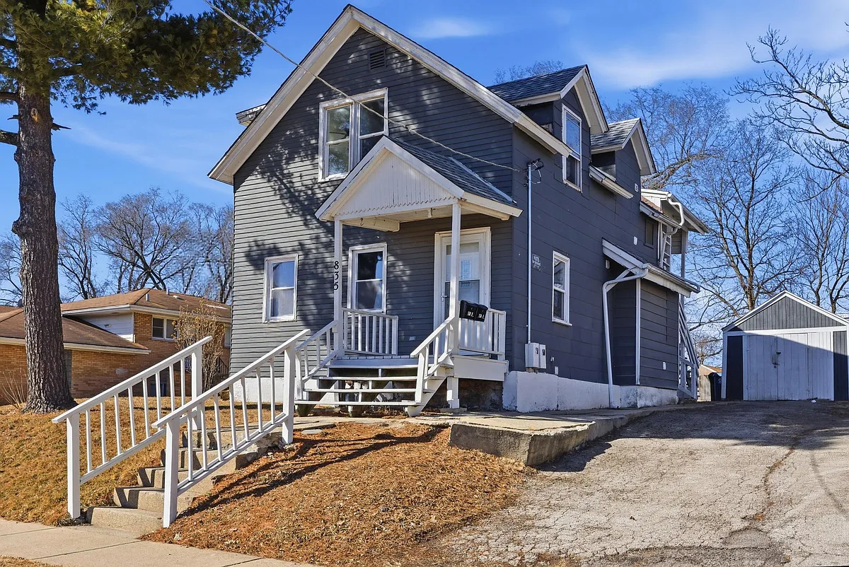 Building Photo - 835 Bishop Ave #2