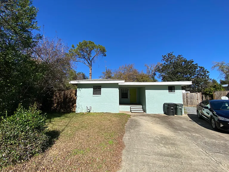 2030 Desiree Ct — Photo 2