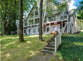 6686 Lake Grove Rd, Petoskey, MI 49770