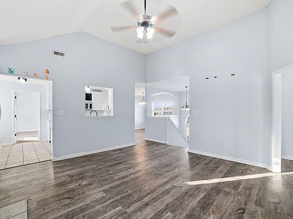 5th image of 1391 Constitution Dr