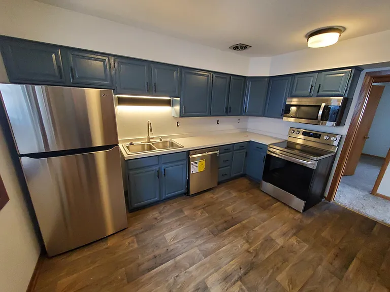 3737 N Morris Blvd — Photo 1