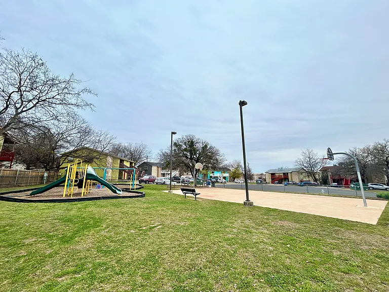 2300 Cedrick Cv #A — Photo 22