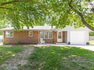 4006 N Kansas Ave, Kansas City, MO 64117