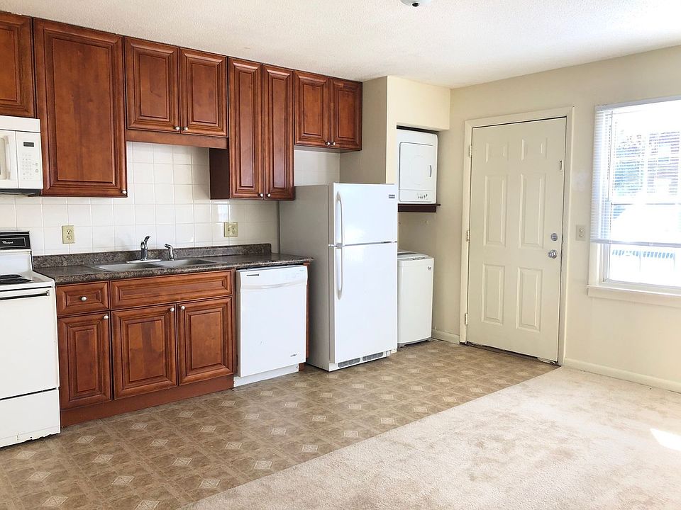 1st image of 400 Knight Dr