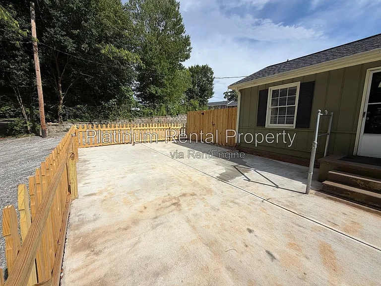 1868 Quarry Rd NW — Photo 34