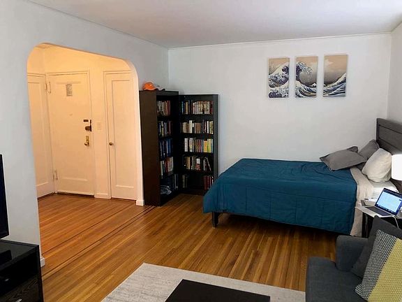 2nd image of 107 University Pl #1EC