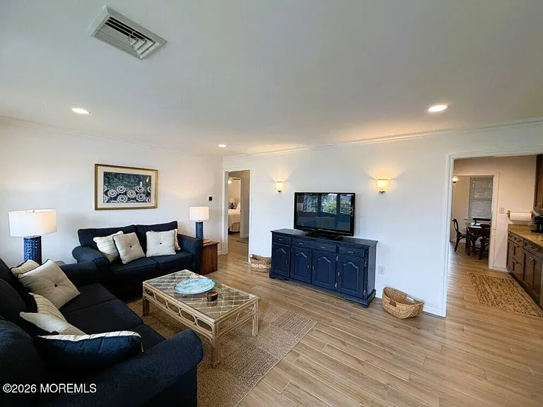 102 Columbia Ave #SUMMER — Photo 9