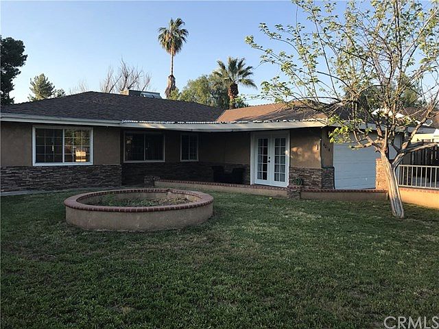 1st image of 4074 Woodland Dr