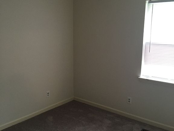 Spare bedroom 