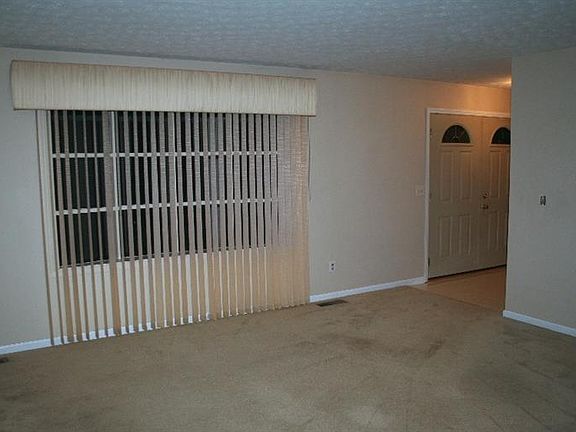 3rd image of 5896 Lake Circle Dr
