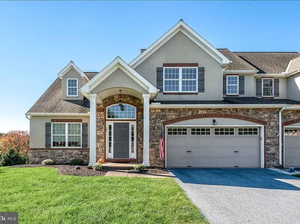 101 Baneberry Ln, Lititz, PA 17543