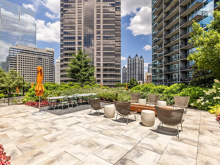 1080 Peachtree St NE #1201 — Photo 23