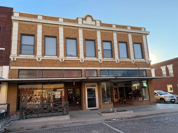 1600 Stone St, Falls City, NE 68355