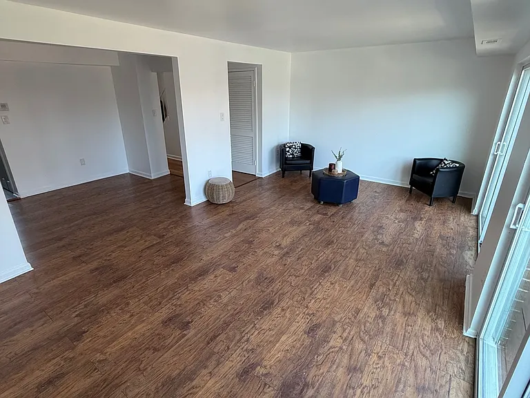 2324 Sun Valley Cir #J — Photo 8