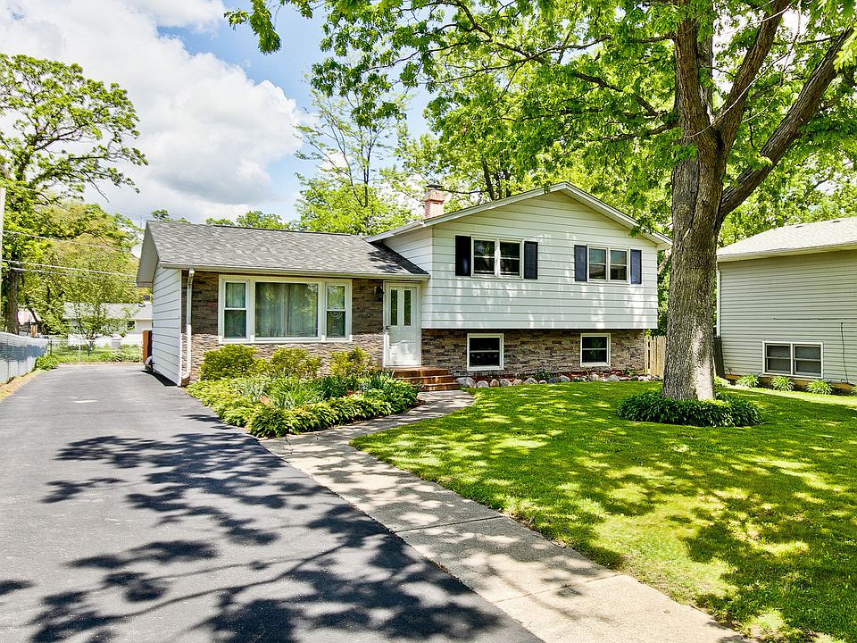 1st image of 17898 W Twin Lakes Blvd