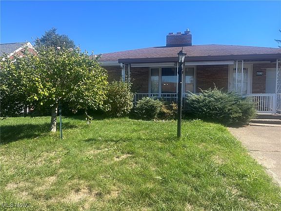 2nd image of 422 Westwood Dr