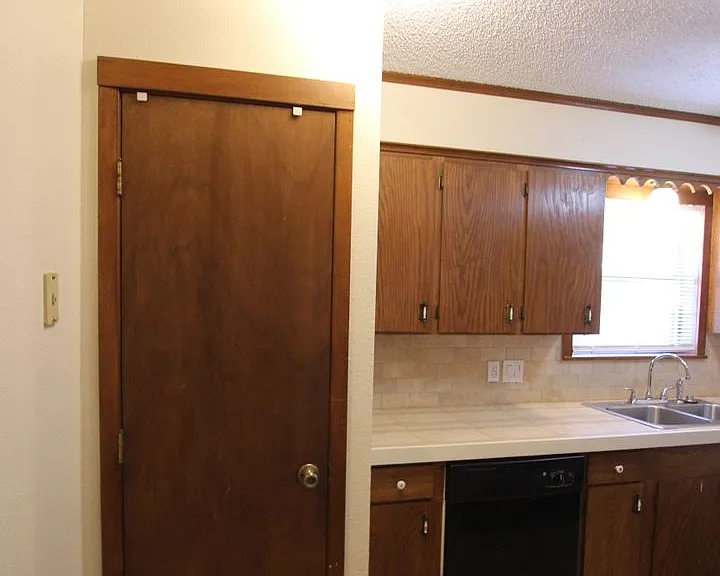 3211 S Donnybrook Ave — Photo 11
