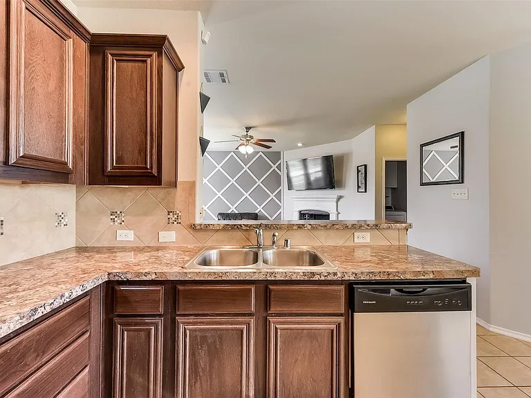 1300 Land Oak Rd — Photo 6