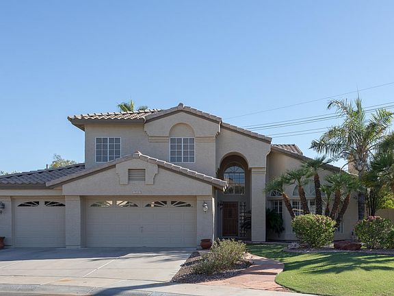 2nd image of 700 N Aspen Dr