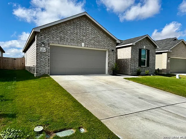 3 bed, 2.0 bath, 1792 sqft, $2,250 — Photo 2