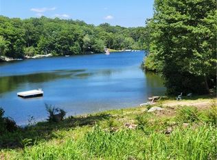 93 Island Rd, Stonington, CT 06378