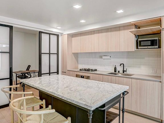 4th image of 950 Tennessee St #123