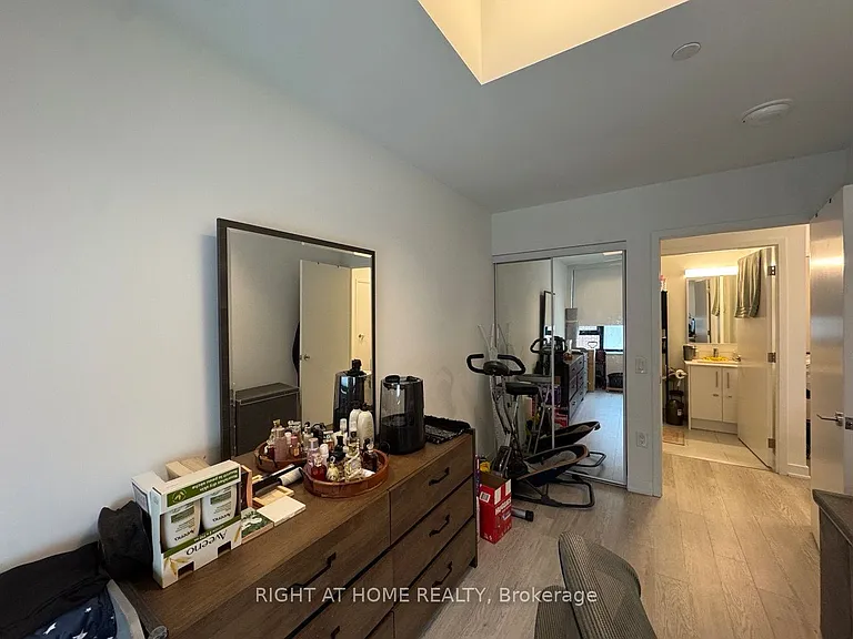 3 Strathgowan Ave #202 — Photo 19