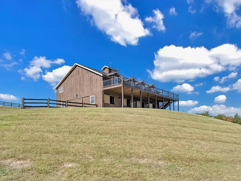 1180 Longfield Rd — Photo 126