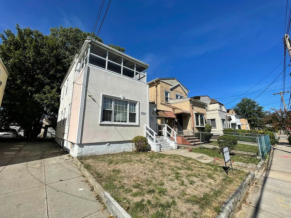 1st image of 13916 233rd St
